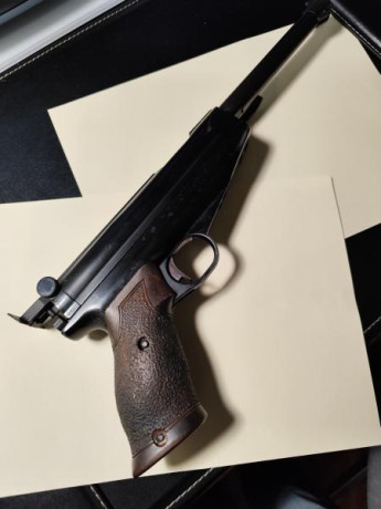 Vendo pistola de aire comprimido Feinwerkbau lp 65, en buen estado.

Palanca lateral, calibre 4.5 mm y 01