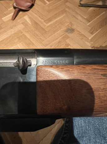 Se que las ultimas series de estos rifles fueron el modelo Safari. Tambien se que los ultimos llevaban 01