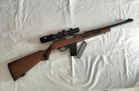Vendo rifle  Marlin Camp semiautomatico, 45 ACP.
Utiliza cargadores 1911 monohilera.
Con visor de batida 01