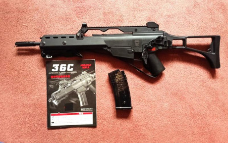 La familia de un amigo recientemente fallecido ha puesto a la venta este fusil electrónico de pellets. 00