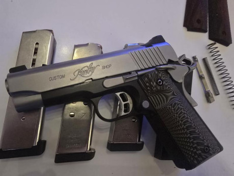 Kimber custom shop calibre 45 ACP con cargador original, 2 cargadores KimPro y un cargador Wilson Combat, 02