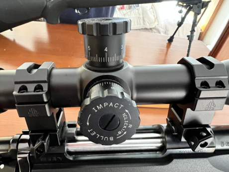 Rifle Sabatti Rover 870 sintético del calibre .243, guiado en D, capacidad de 5 balas, estado impecable, 12