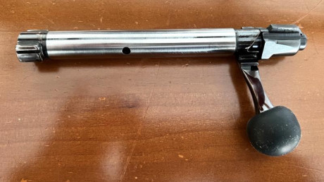 Rifle Sabatti Rover 870 sintético del calibre .243, guiado en D, capacidad de 5 balas, estado impecable, 22