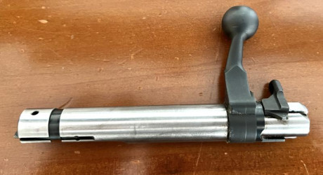 Rifle CZ 455 sintético de cerrojo del calibre 17 HMR, cargador de 5 balas y otro de 10, estado impecable, 10