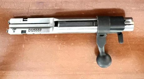 Rifle CZ 455 sintético de cerrojo del calibre 17 HMR, cargador de 5 balas y otro de 10, estado impecable, 22