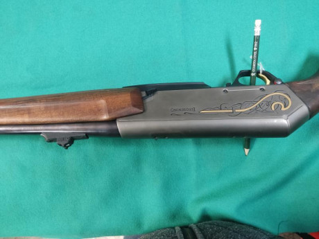 En Segovia, un amigo vende este rifle, 850€. Un BROWNING long track NEW elite en 300 wm. 00
