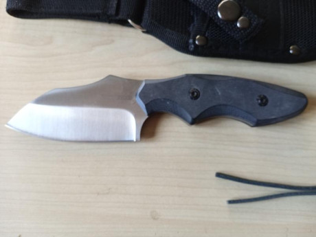 Cuchillo de hoja enteriza, rough ryder G10, la hoja tiene 8,9cm

30€ envio incluido 02