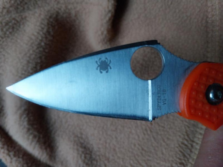Vendo esta pieza que siendo clon/réplica de Spyderco está muy bien hecha y con ajustes más que correctos.

20 10