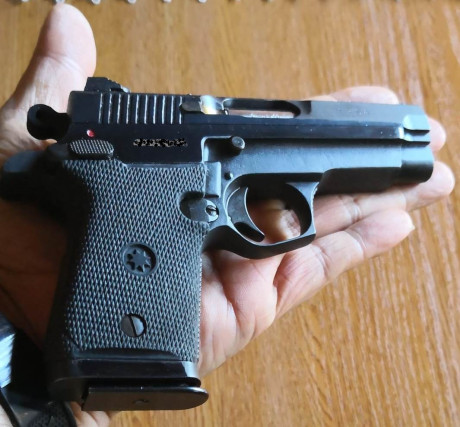 Vendo pistola Star Firestar 9 Pb en perfecto estado. Muelle cambiado.
Caja original Star. Dos cargadores, 01