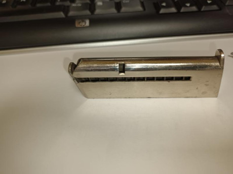 Vendo cargador nuevo Astra 3000 nuevo, niquelado. Original con marcaje
Pido: 45 € portes incluidos.
Teléfono 02