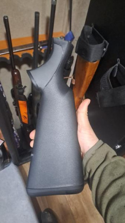 Buenas, vendo un Cargador de un Rifle Tikka, para los Modelos M580, M690, M690RH y M695
Capacidad: 3 Balas
Calibre: 12