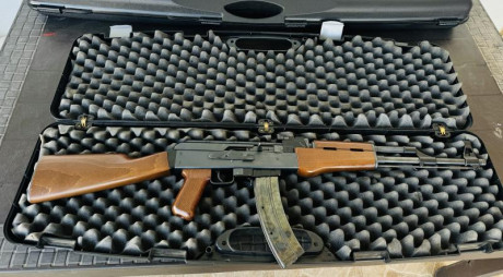 350€ 
Vendo carabina en un estado bueno de conservación, con dos cargadores, cualquier consulta me la 01