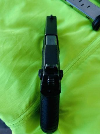 180€ vendo pistola con dos cargadores guiada en F en un buen estado por falta de uso, para más información 00