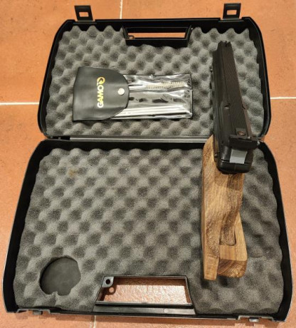 ¡¡¡ VENDIDA !!! 
Se vende Gamo Compact de aire pre-comprimido con calibre de 4.5mm y cañon estriado, cacha 00