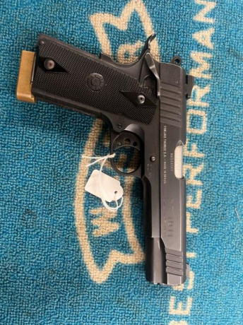 Hola a todos.
Pongo en venta esta pistola pistola TAURUS PT 1911 cal 45ACP
El conjunto consta de:
Pistola 00