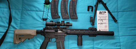 Se vende smith and wesson mp15-22 cal.22 semiautomática con extras como 3 cargadores extras de 25 rondas, 02