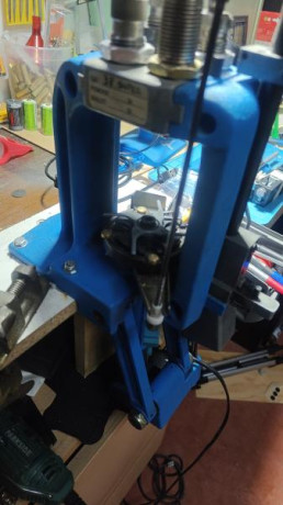 Vendo Dillon 550 en perfecto estado, tres soportes de Dies, torretas, dosificador Dillon a estrenar, solo 02
