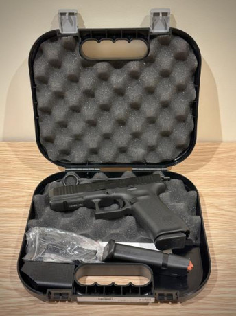 Se vende Glock 17 Gen 5, calibre 9 mm parabellum, en perfecto estado, se compro con la intención de darle 01