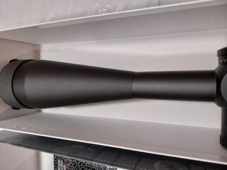 Se vende con caja y sin ninguna señal de uso. Montado en un rifle F class que apenas se ha utilizado. 10