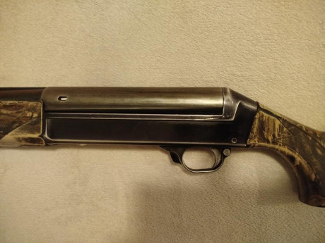 Vendo Benelli 121 SL. con guardamano y culata sintético color camo, original de Benelli ( solo esto ya 71