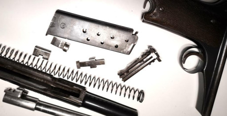 Vendo pistola Campogiro modelo 1913/16, cosecha de 1919, guiada con licencia F.
En buen estado, incluido 10