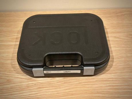 Se vende Glock 17 Gen 5, calibre 9 mm parabellum, en perfecto estado, se compro con la intención de darle 21