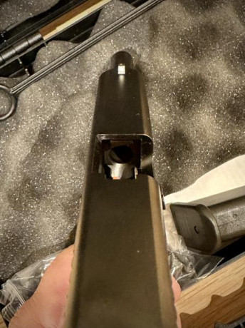 Se vende Glock 17 Gen 5, calibre 9 mm parabellum, en perfecto estado, se compro con la intención de darle 20