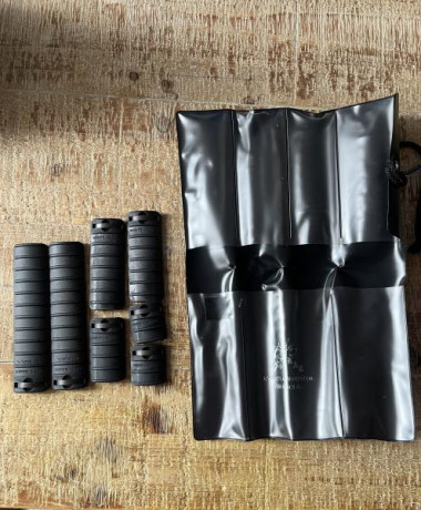 Hola 
Se vende guardamanos de KNIGHTS ARMAMENT 6.25" de longitud como nuevo
Cuarquir duda o mas fotos 02
