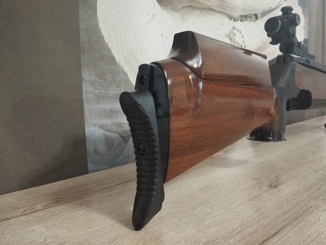 Buenas noches,  
Feinwerkbau 300 S  Universal zurda , la carabina se encuentra en muy buen estado con 70
