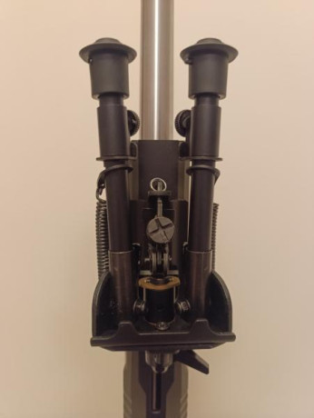 Vendo bípode 
Marca  Pivot Traverse Champion 6-9"
Venía en la carabina que compré de segunda mano. 11