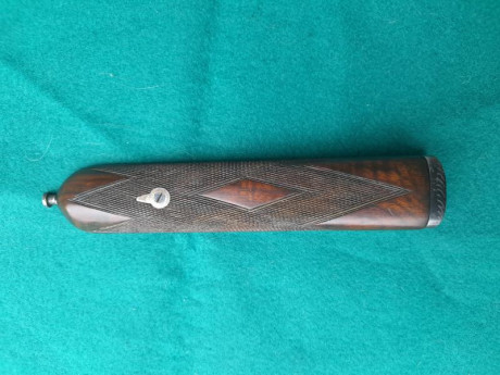   Buenas tardes

Pongo en venta una escopeta yuxtapuesta del fabricante Ignacio Ugartechea modelo 75.

Calibre 21