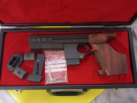 Vendo Hammerli 280 - Cal. 22 L.R. en muy buen estado, tiene sus años pero ha tirado muy poco. Incluye 02
