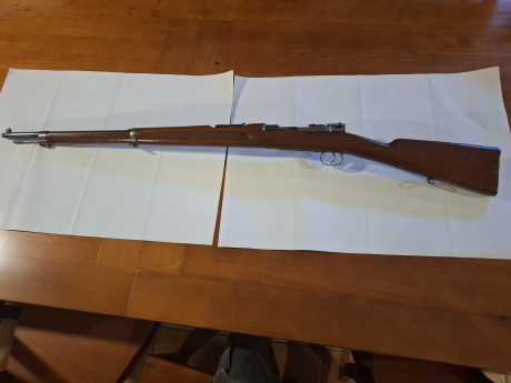 Buenos días, vendo un rifle de cerrojo Carl Gustaf  de 6,5 x 55 mm del año 1902. Tanto la madera como 01