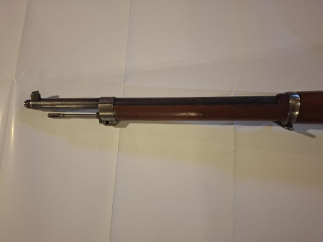 Buenos días, vendo un rifle de cerrojo Carl Gustaf  de 6,5 x 55 mm del año 1902. Tanto la madera como 00