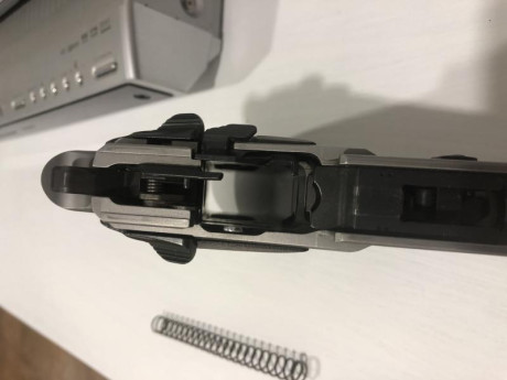 Se vende pistola 9 mm Sig Sauer X-Five .
Solo ha utilizado 1 cargador.

Fabricada en 2013 ,cañón certificado 60