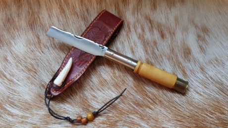 Buenos días compañeros,

Pongo a la venta estos cuchillos y navajas de mi colección, todos sin ningún 110