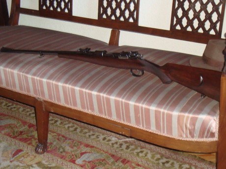 Saludos Amigos:
Acabo de descubrir el foro y me gustaría plantear una duda, tengo un rifle de cerrojo 81
