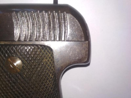 Vendo pistola Aldazabal Leturiondo, copia de la pistola Ruby cal 7,65. Tiene los marcajes de la estrella 01
