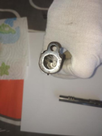 Vendo pistola Aldazabal Leturiondo, copia de la pistola Ruby cal 7,65. Tiene los marcajes de la estrella 21