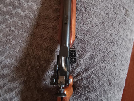 Carabina 22 LR,BSA Martini International Mark-2, con los accesorios que se muestran, además anillas intercambiables 10