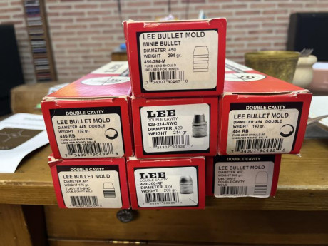 Vendo las siguientes turquesas

Lyman Bola 69 662 DIA 60 EUR
Pedersoli Bola 69 Cal 675 USA 306-675 70 20