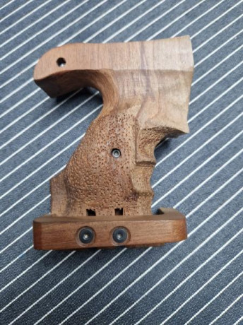 Del mismo compi que la Walther  vende este revolver con 2 cachas , en F , Madrid  , tampoco quiere cambios 00