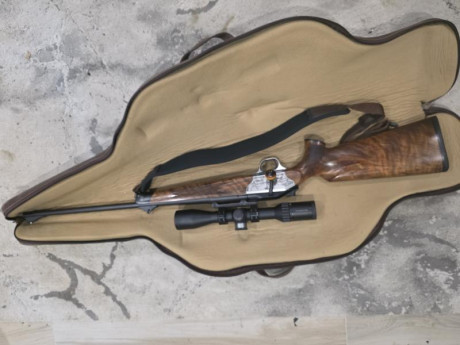 Vendo blaser r8 luxus 300wm en estado de estreno, no lleva ni un mínimo arañazo o roce, pletinas de jabalies 01