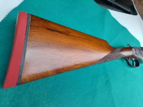  Buenas tardes

Pongo en venta una escopeta yuxtapuesta del fabricante Ignacio Ugartechea modelo 75.

Calibre 01