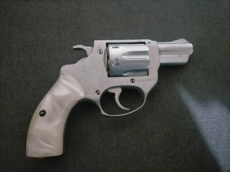 VENDO Revolver Astra de 2 pulgadas en calibre 38 Special + regalo si se recoge en persona.
Guiado con 01
