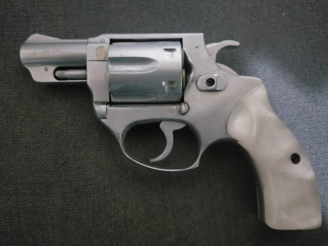 VENDO Revolver Astra de 2 pulgadas en calibre 38 Special + regalo si se recoge en persona.
Guiado con 00