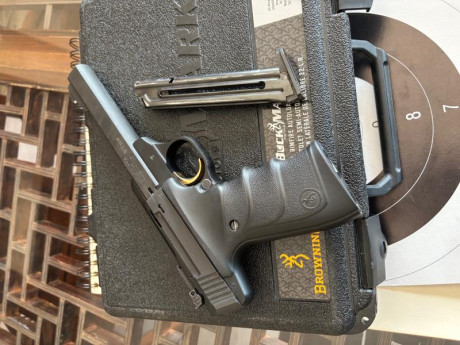 Un compañero de tiro pone a la venta pistola Browning Buck Mark 22lr con pocos tiros y muy muy bien cuidada. 02