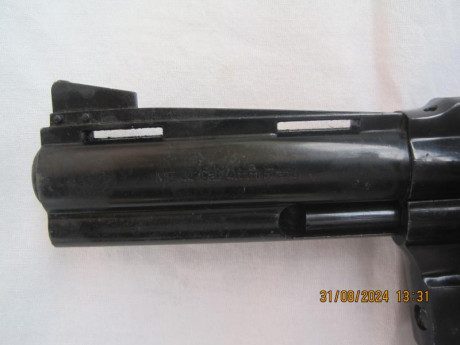 VENDO:

-- Revólver marca ME, modelo 44, calibre 4mm FLOBERT largo, Made in Germany. Guiado con Licencia 01
