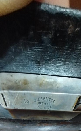 Hola a todos. ..un amigo me ha pedido a ver si podía saber cuanto podría valer una escopeta del 12 antigua. 71