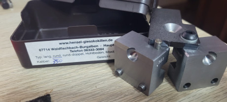  1x Hensel Bola .350  75 euro 

1x Mohr Mayer maxibal .445  65 euro

1x Lyman Bola .375   60 euro

1x 02